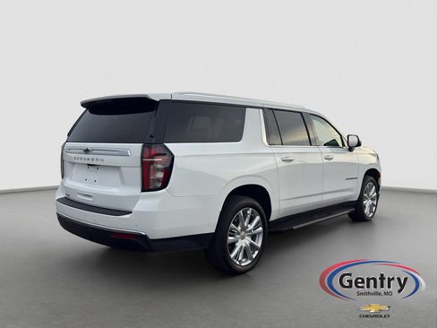 Used 2023 Chevrolet Suburban High Country AWD/4WD image 5