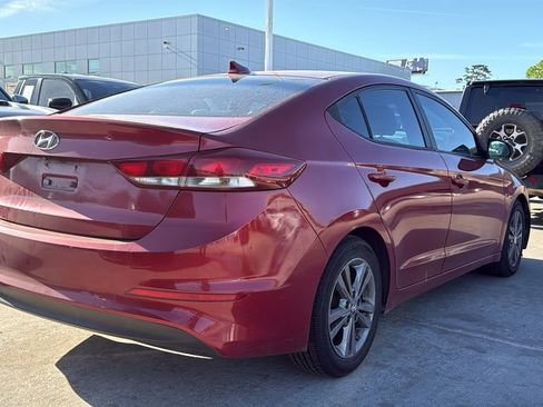Used 2017 Hyundai Elantra SE image 3