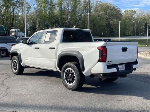 Used 2024 Toyota Tacoma TRD Off-Road AWD/4WD image 3