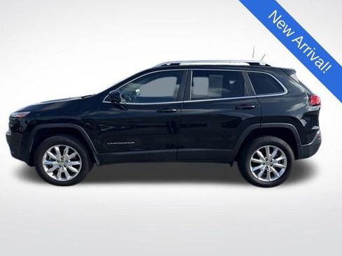 Used 2015 Jeep Cherokee Limited w/ Luxury Group AWD/4WD image 4
