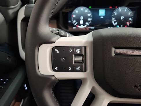 New 2026 Land Rover Defender 110 X-Dynamic SE image 27