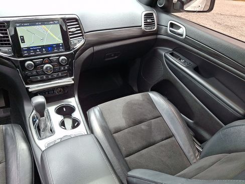 Used 2020 Jeep Grand Cherokee Laredo w/ Quick Order Package 2BN North AWD/4WD image 17