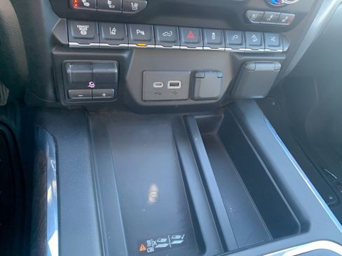 Used 2021 GMC Sierra 3500 Denali w/ Denali Black Diamond Edition image 18