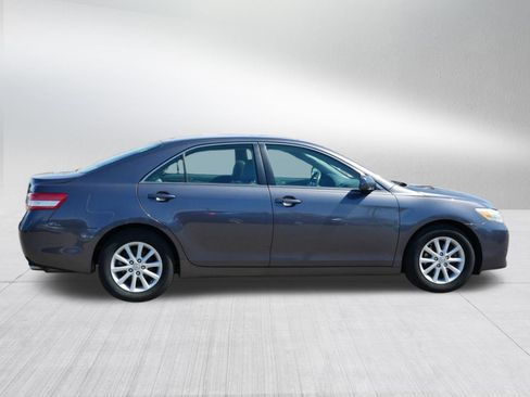 Used 2011 Toyota Camry XLE w/ SE/XLE Extra-Value Pkg image 8