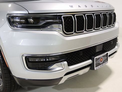 Used 2024 Jeep Wagoneer L Series II w/ Flexible Seating Group image 25