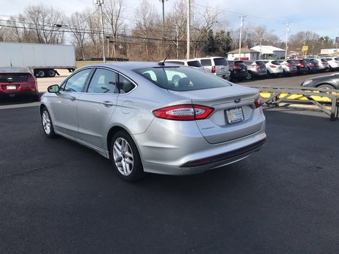 Used 2016 Ford Fusion SE w/ Equipment Group 202A image 7
