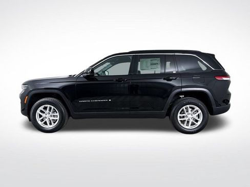 New 2025 Jeep Grand Cherokee Laredo X w/ Luxury Tech Group I AWD/4WD image 4