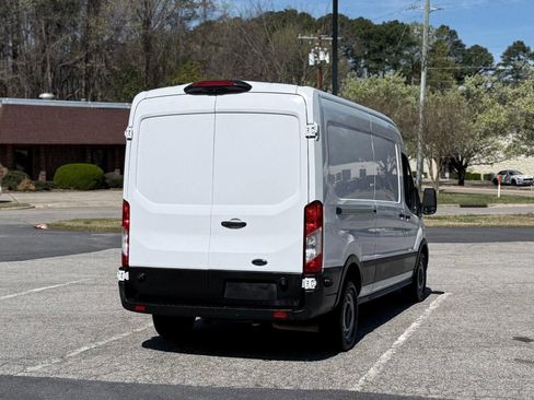 Used 2020 Ford Transit 250 Medium Roof image 10