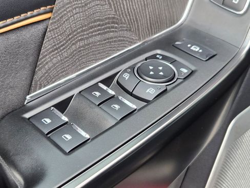 Used 2024 Ford F250 Platinum image 27