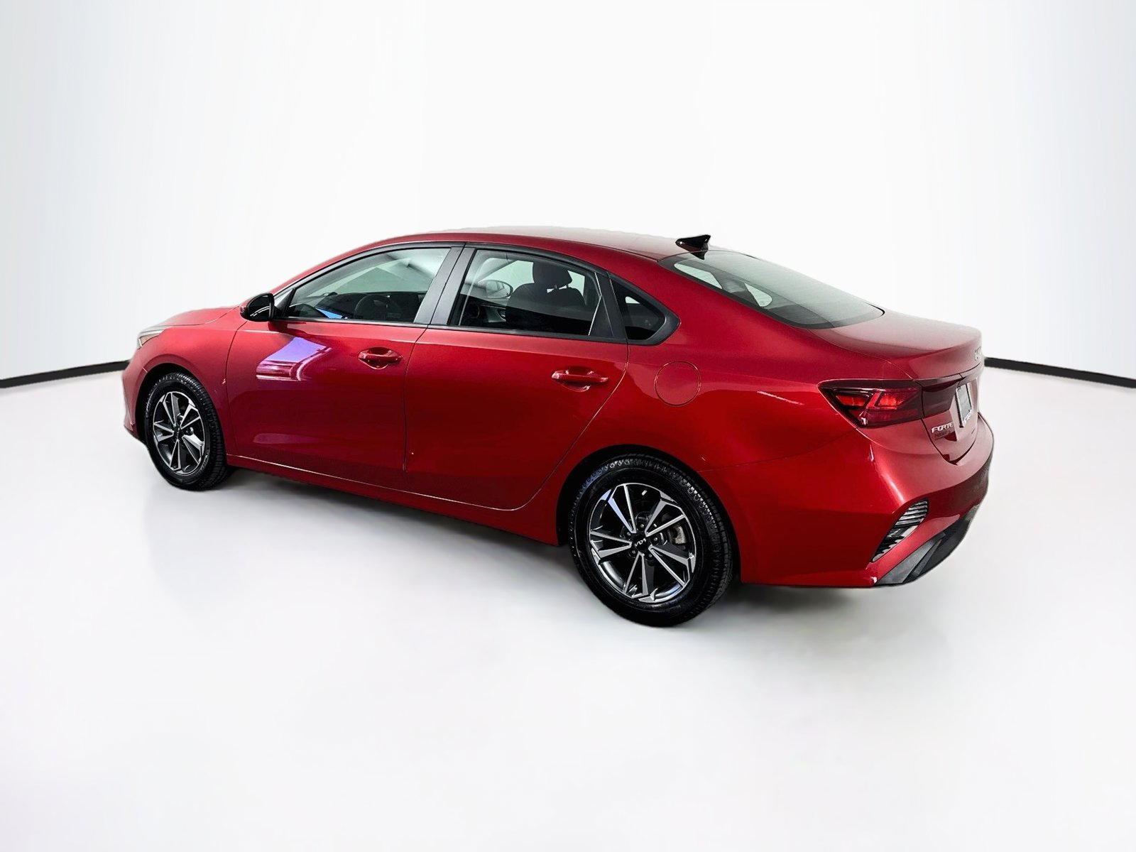 Used 2022 Kia Forte LXS FWD image 4