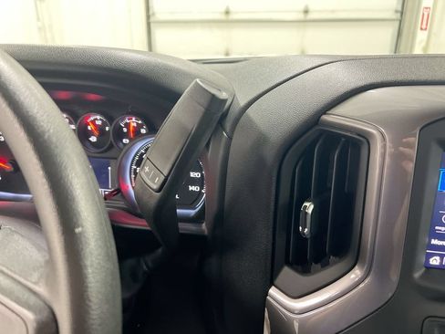 Used 2023 Chevrolet Silverado 1500 Custom AWD/4WD image 17