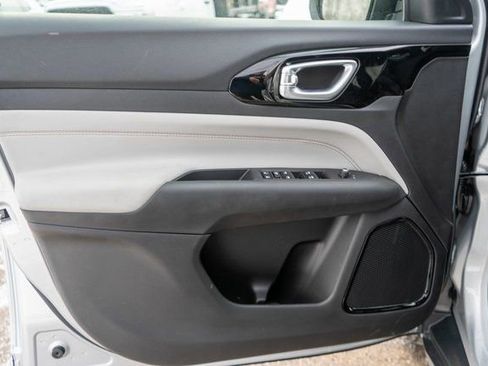 New 2026 Jeep Compass Limited image 12