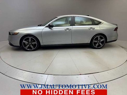 Used 2024 Honda Accord Sport image 2
