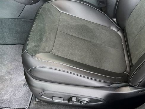 New 2025 Jeep Grand Cherokee L Altitude image 18