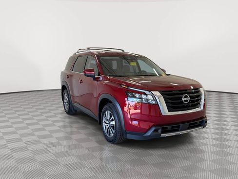 Certified 2025 Nissan Pathfinder SL AWD/4WD image 2