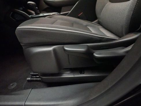 Used 2025 Chevrolet TrailBlazer LT image 28