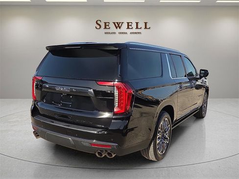 Used 2024 GMC Yukon XL Denali Ultimate image 4