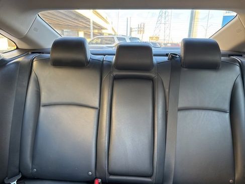 Used 2018 Honda Civic Touring image 8