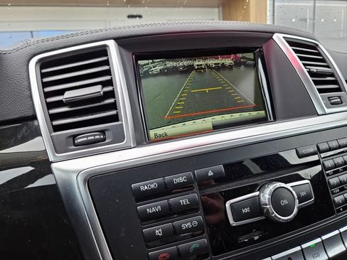 Used 2015 Mercedes-Benz GL 450 4MATIC image 34