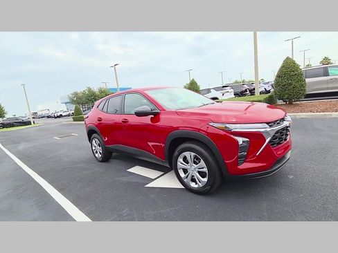 New 2026 Chevrolet Trax LS w/ Driver Confidence Package FWD image 23