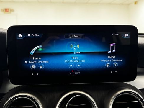 Used 2020 Mercedes-Benz GLC 300 4MATIC image 19