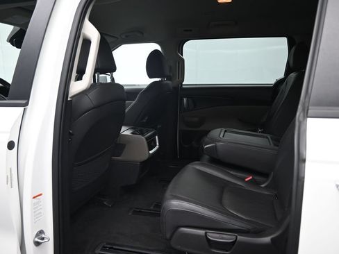 Used 2026 Kia Carnival FWD image 24