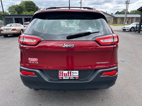 Used 2015 Jeep Cherokee Sport w/ Cold Weather Group AWD/4WD image 4
