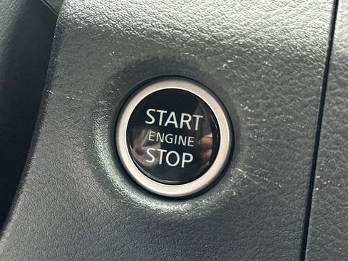 Used 2025 Nissan Frontier Pro-X RWD image 19
