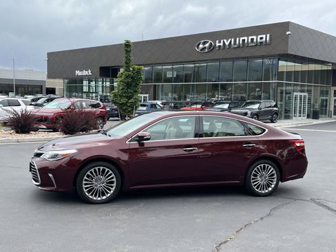 Used 2016 Toyota Avalon Limited FWD image 1