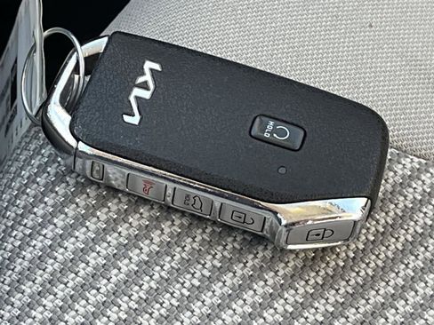 Used 2022 Kia Niro LXS image 27