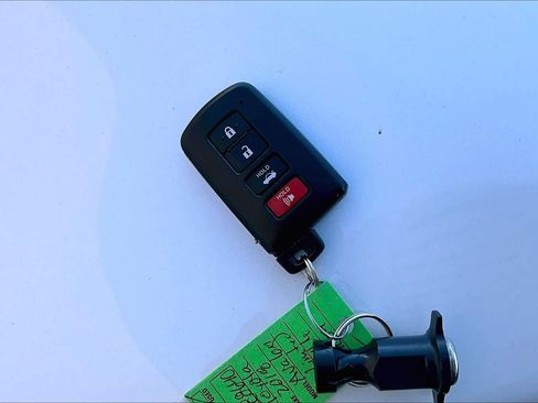 Used 2018 Toyota Avalon Limited image 14