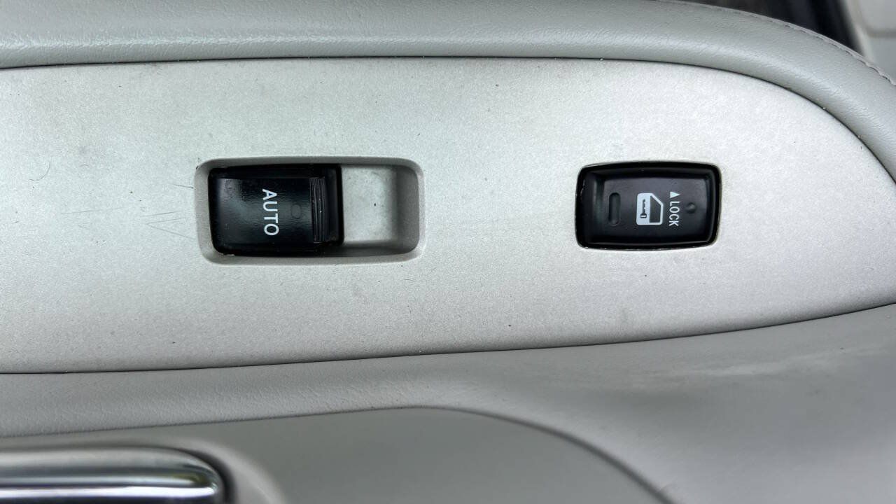 Used 2005 Lexus RX 330 AWD w/ Premium Plus Pkg image 17