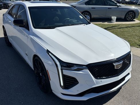 Used 2025 Cadillac CT4 V RWD image 2