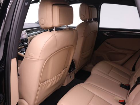 Used 2026 Porsche Macan AWD/4WD image 19