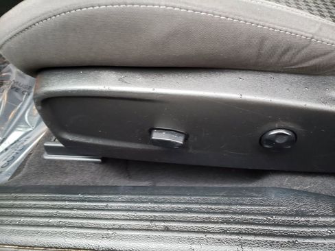 Used 2019 Dodge Challenger SXT image 18