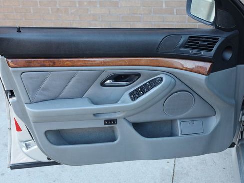Used 2001 BMW 530i Sedan image 12