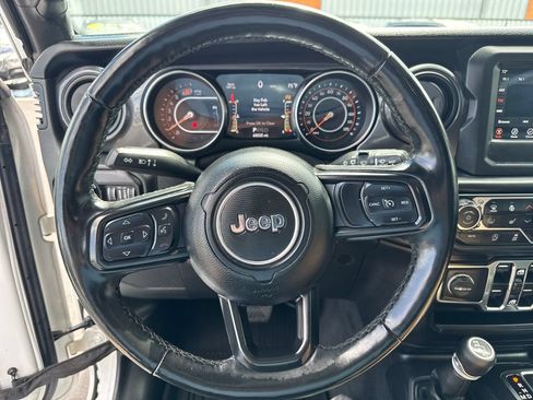 Used 2021 Jeep Wrangler Unlimited Sport AWD/4WD image 14