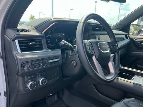 Used 2024 GMC Yukon Denali w/ LPO, Floor Liner Package AWD/4WD image 9