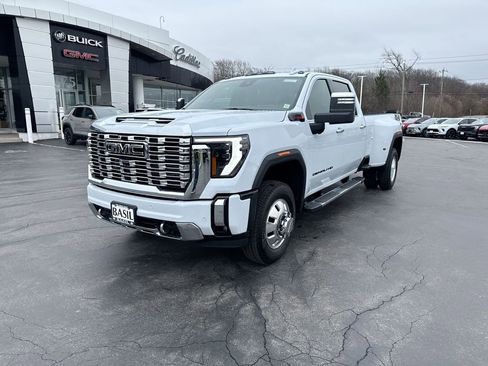 New 2026 GMC Sierra 3500 Denali w/ Denali Reserve Package image 4
