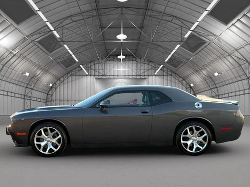 Used 2016 Dodge Challenger SXT Plus RWD image 4