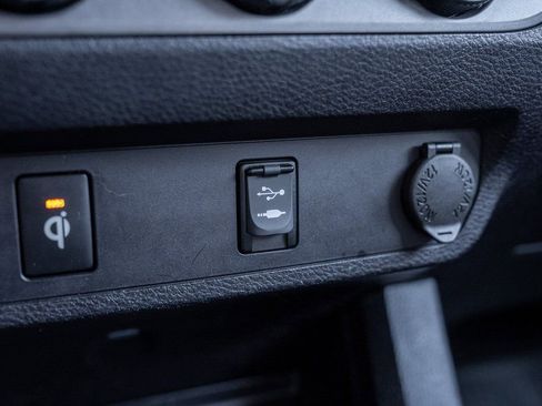 Used 2017 Toyota Tacoma TRD Sport w/ Tow Package (A/T) image 15