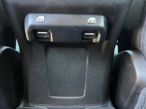 Used 2022 Jeep Wrangler Unlimited Sport AWD/4WD image 22