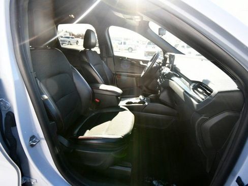 Used 2025 Ford Escape ST-Line AWD/4WD image 33
