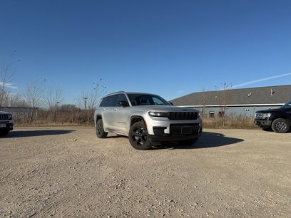 Used 2023 Jeep Grand Cherokee L Laredo