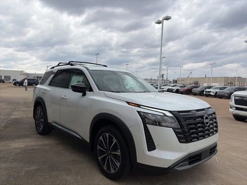 New 2026 Nissan Pathfinder Platinum image 5