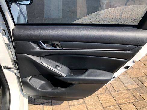 Used 2018 Honda Accord Sport image 24