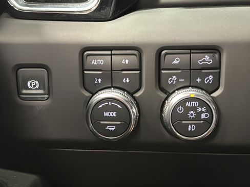 Used 2025 GMC Sierra 2500 Denali AWD/4WD image 30