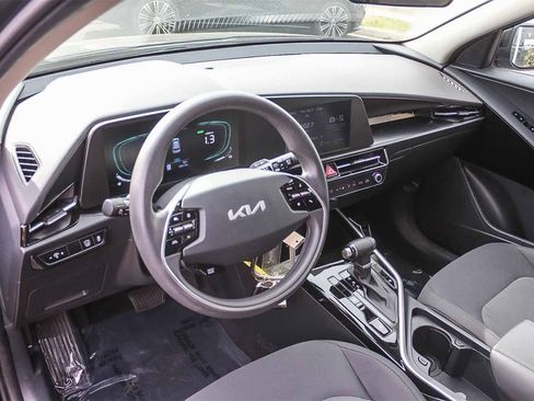 Used 2024 Kia Niro LX image 24