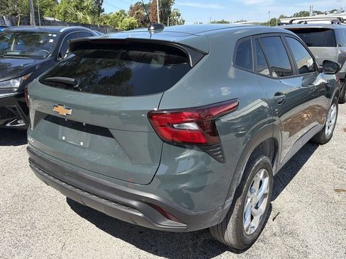 Certified 2025 Chevrolet Trax LS w/ LS Convenience Package FWD image 9