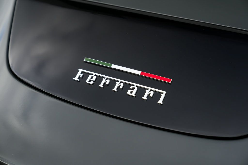 Used 2025 Ferrari Roma Spider RWD image 17